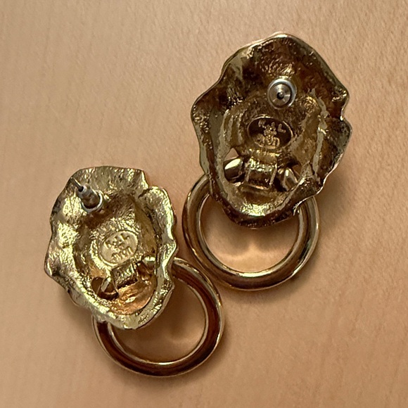 Kenneth Jay Lane vintage Gold Lion Head Earrings - Picture 2 of 2